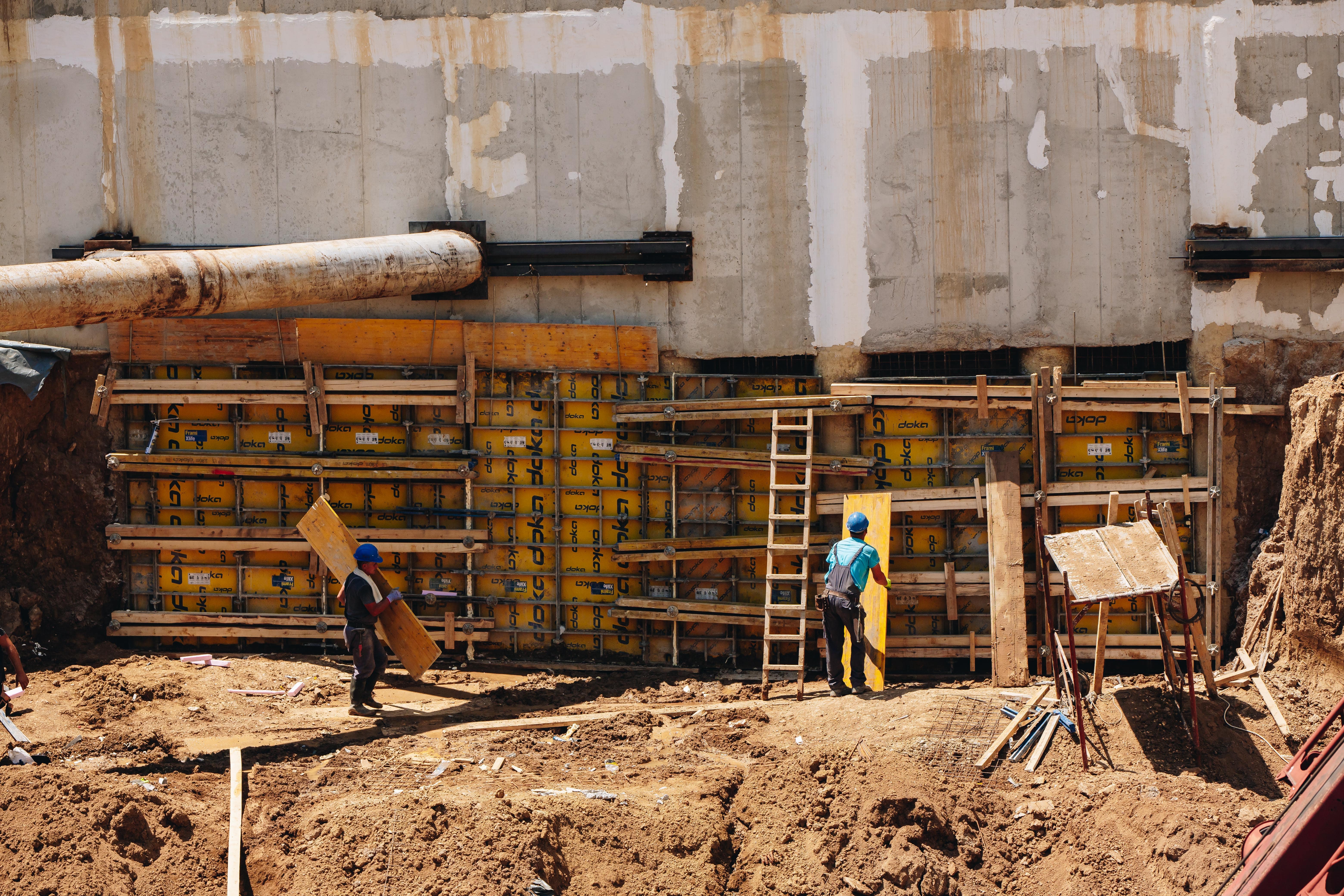 Stambeno-poslovni objekat VOJVODA RESIDENCE u Beogradu. Radnici na gradilistu